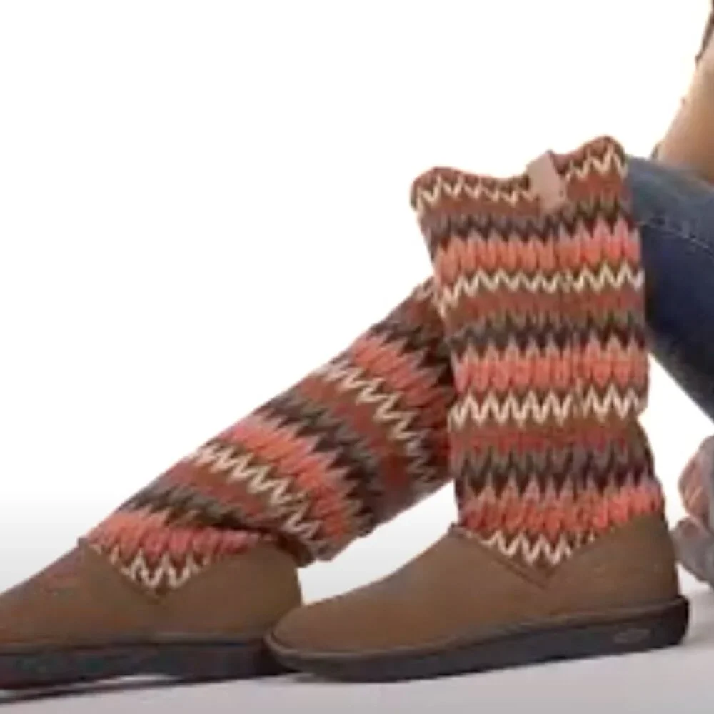 Keen Auburn Suede Moccasin, Shearling, Sweater Knit Boots